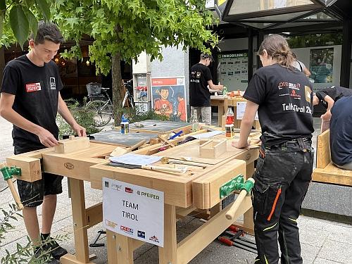Elias mit seiner Tiroler Kollegin beim Bundeswettbewerb-kl