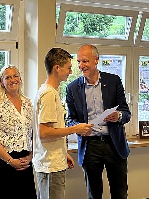 Urkundenverleihung mit Mag. Johann Kollreider